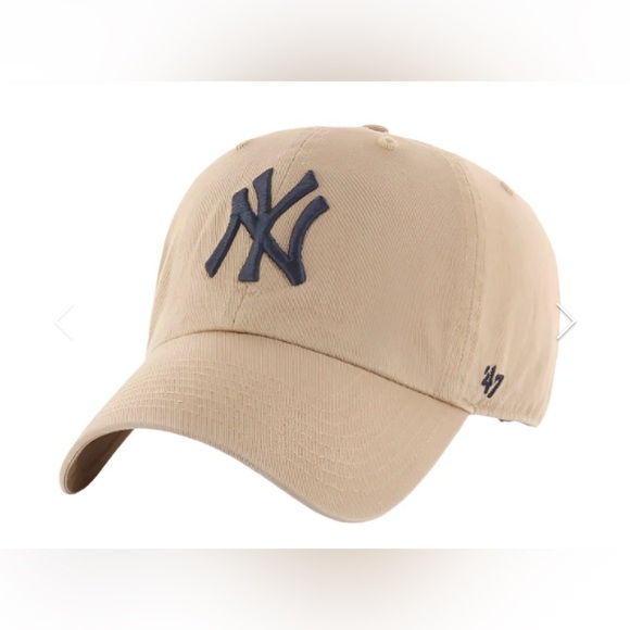 ‘47 Brand Accessories - 47 Brand New York Yankees Khaki Clean Up Strapback.